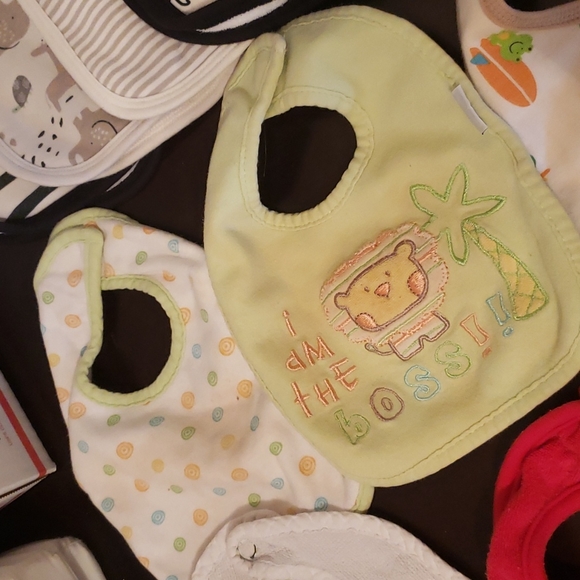 Burp Clothes and Baby Bibs - Picture 5 of 16